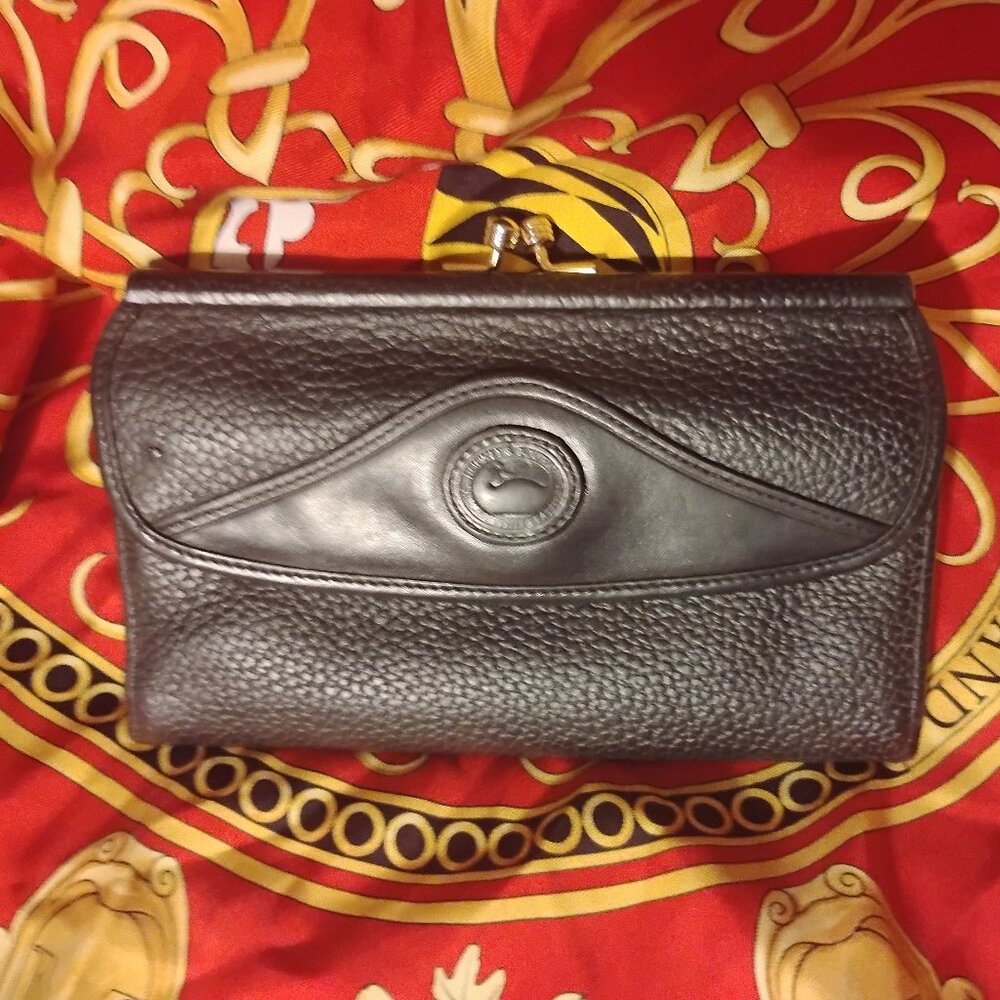 ❤️DOONEY & BOURKE Black Leather Kisslock ID Checkbook Clutch Wa…